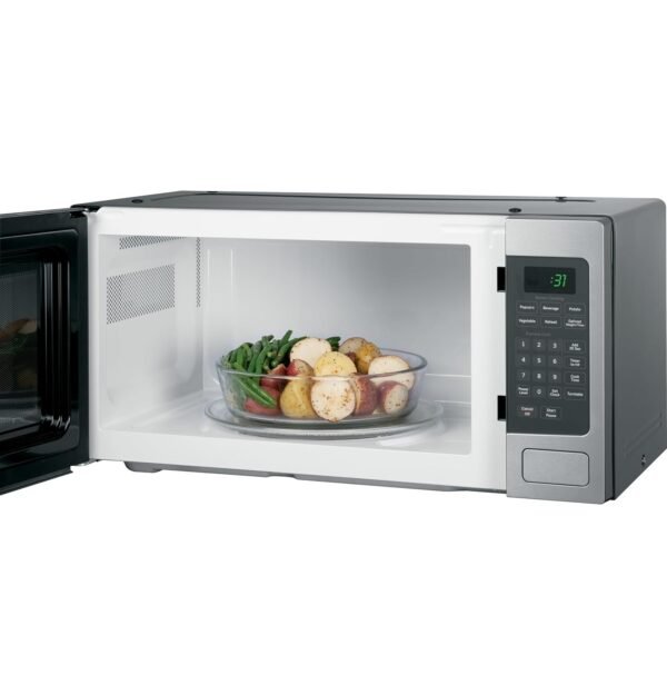 GE PEM31SFSS Countertop Microwave Review Exploring Performance and Design Features